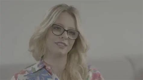 Karolina Bonowicz podczas rozmowy z kamerą.