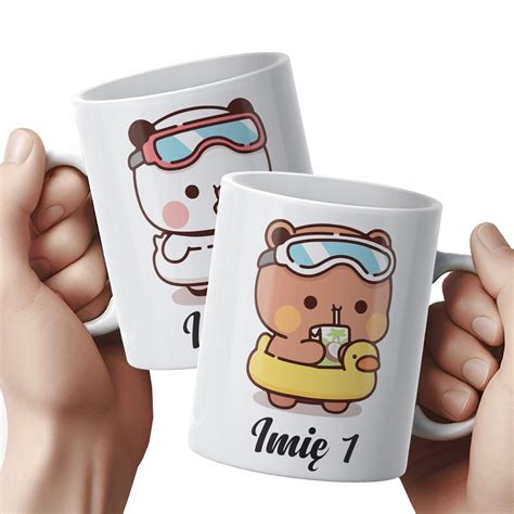 przykłady personalizowanych kubków i breloków