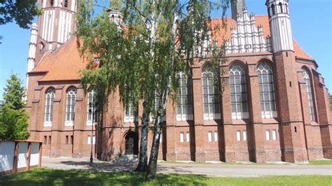 Kościół pw. Matki Bożej Królowej Korony Polskiej w Spale
