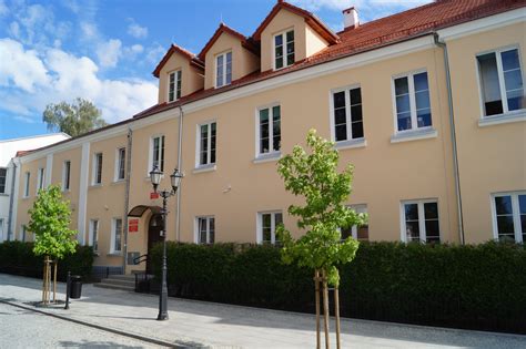 zdjęcie ulicy w Piekarach Śląskich z ruchem samochodowym