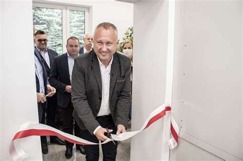 zdjęcie nowoczesnego laboratorium badawczego na Wydziale