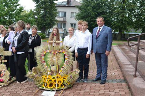 zdjęcie mieszkańców podczas dożynek w Wierceniu