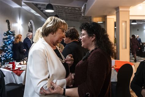 zdjęcie przedstawicieli władz miasta podczas składania życzeń