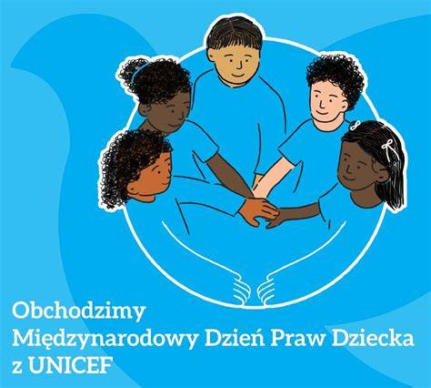 zdjęcie społeczności szkolnej ubranej na niebiesko, symbolizujące akcję UNICEF