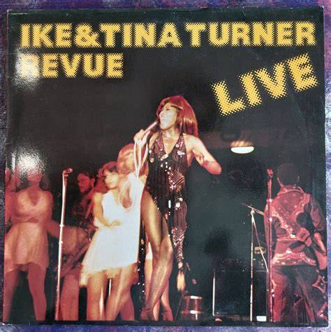 Zdjęcie zespołu The Ike and Tina Turner Revue podczas koncertu
