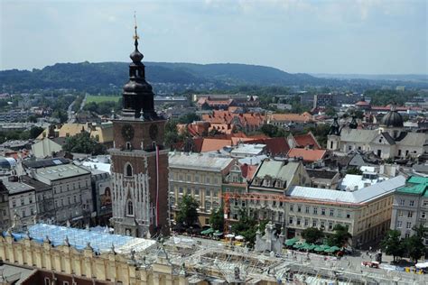fotografia panoramy Opola z wieży ratuszowej, przedstawiająca historyczne centrum miasta