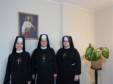 Ilustracja przedstawiająca siostry zakonne w trakcie modlitwy lub posługi