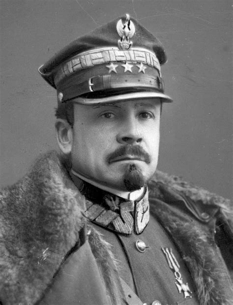 Grupa polskich uchodźców w Rumunii, wśród nich gen. Józef Haller.