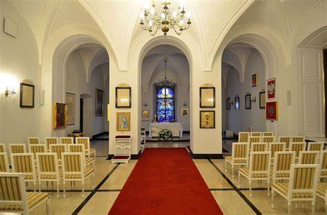 Elegancka kaplica w Pałacu Prezydenckim, miejsce ceremonii ślubnej
