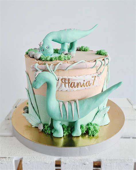 Tort z motywem dinozaura.