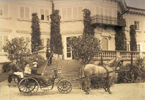 Historyczna fotografia Dworku Gościnnego
