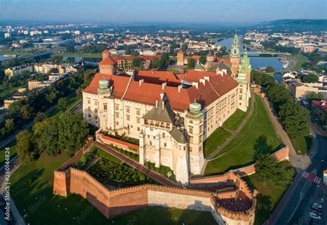 widok na historyczny zamek w Pułtusku