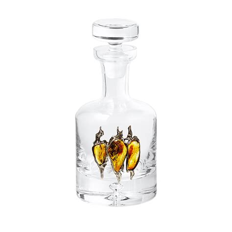 Elegancka karafka do whisky zdobiona bursztynem i filigranem.