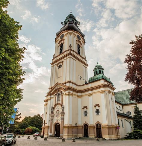 Kościół parafialny pw. św. Wawrzyńca w Strzelcach Opolskich - widok zewnętrzny