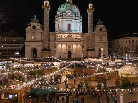 Instalacja artystyczna na jarmarku Art Advent na Karlsplatz