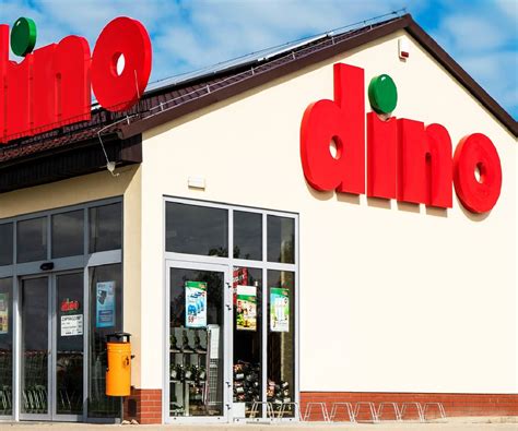Schemat z godzinami otwarcia sklepów Dino w różnych dniach i okresach