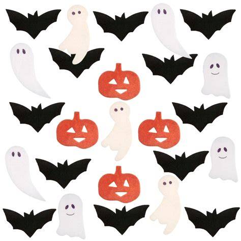 Kolaż zdjęć przedstawiający różne papierowe dekoracje halloweenowe: dynie, duszki, nietoperze.
