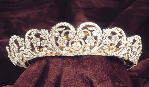 Spencer Tiara i ślubne pantofelki księżnej Diany