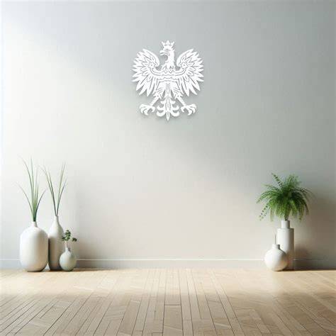 Elegancka metalowa dekoracja ścienna przedstawiająca Godło Polski Orzeł w białym kolorze.