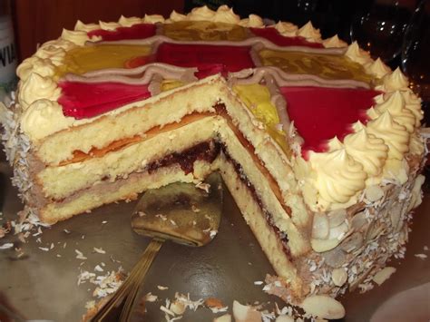 tradycyjny polski tort makowo-orzechowy