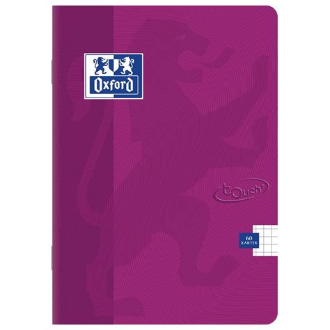 Zdjęcie zeszytu Oxford Essentials A4 z widoczną twardą oprawą i perforowanymi narożnikami.