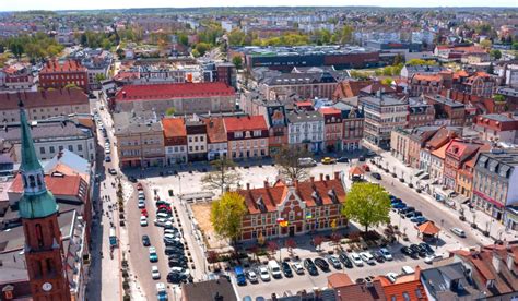 Panorama Starogardu Gdańskiego z widokiem na charakterystyczne budynki i ulice