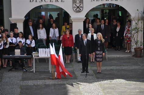 Rewitalizowana fasada Liceum Ogólnokształcącego im. Stanisława Małachowskiego w Płocku