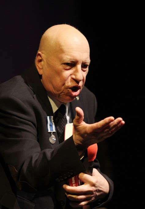 Jerzy Stuhr podczas benefisu w teatrze