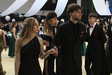 Galeria zdjęć z różnych studniówek w regionie