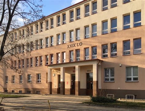 zdjęcie budynku III LO w Krakowie