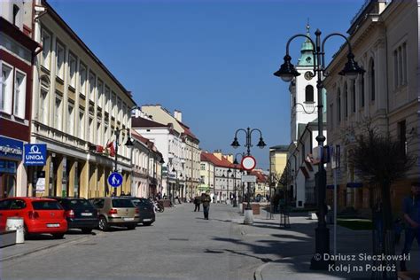 Rzeszów, ulica 3 Maja - widok na zabytkową zabudowę