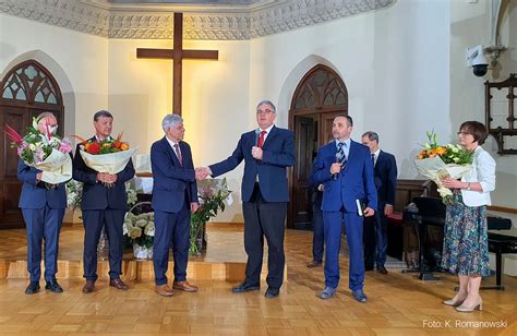 zdjęcie przedstawiające członków Kościoła Adwentystów Dnia Siódmego Ruch Reformacyjny