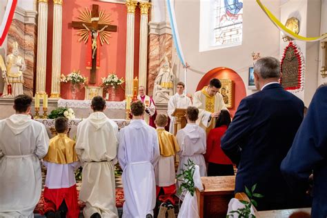Zdjęcie ks. Pawła Mikołajczaka podczas Mszy Prymicyjnej