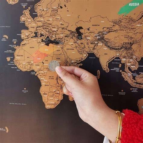 Mapa zdrapka świata jako inspiracja do wspólnych podróży