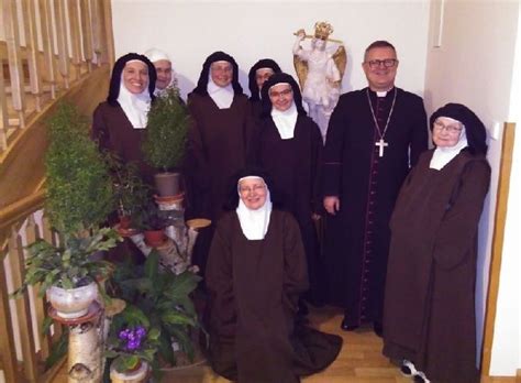 Klasztor Karmelitanek Bosych w Łasinie