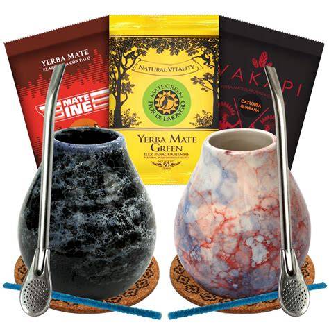 zdjęcie przedstawiające różne akcesoria do yerba mate: matero, bombilla, termos, yerba mate w opakowaniu