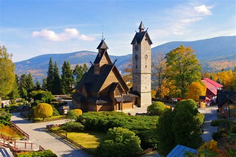 Widok na Świątynię Wang w Karpaczu