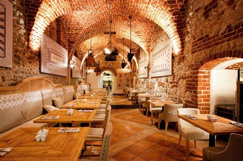 wnętrze restauracji Mimoza z elementami kuchni polskiej i włoskiej