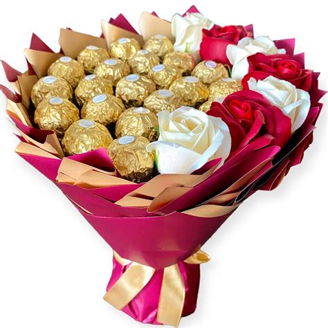 Zdobiony bukiet z cukierków i pralin Ferrero Rocher