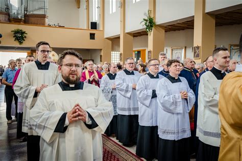 schematyczny plan parafii bł. Michała Kozala w Gnieźnie z zaznaczonymi lokalizacjami ołtarzy