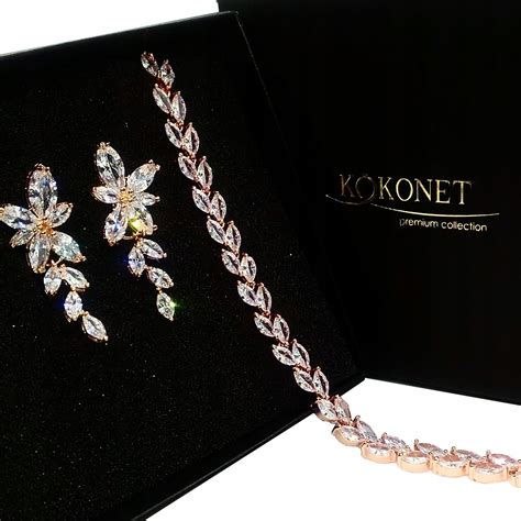 Elegancka biżuteria ślubna z fioletowymi kamieniami, takimi jak ametyst czy chalcedon.