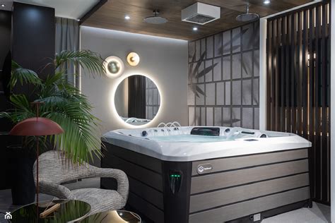 Nowoczesna strefa SPA z basenem i saunami
