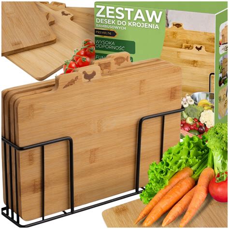 Zestaw personalizowanych akcesoriów kuchennych: fartuch, deska do krojenia, fartuch z zabawnym napisem.