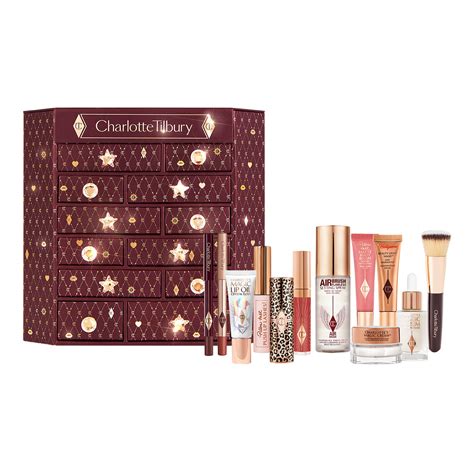 Kalendarz adwentowy Charlotte Tilbury w formie eleganckiej szkatułki.