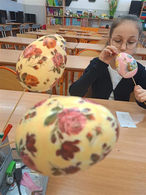 przykład zastosowania brokatu w technice decoupage na pudełku