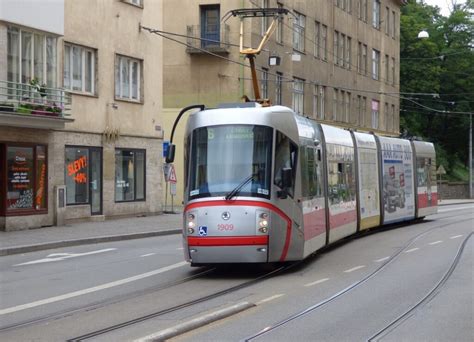 Zdjęcie historycznego tramwaju typu N na linii nr 38 w Bytomiu