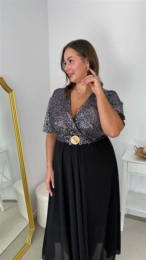 Kolaż zdjęć sukienek szyfonowych plus size w różnych kolorach i wzorach.
