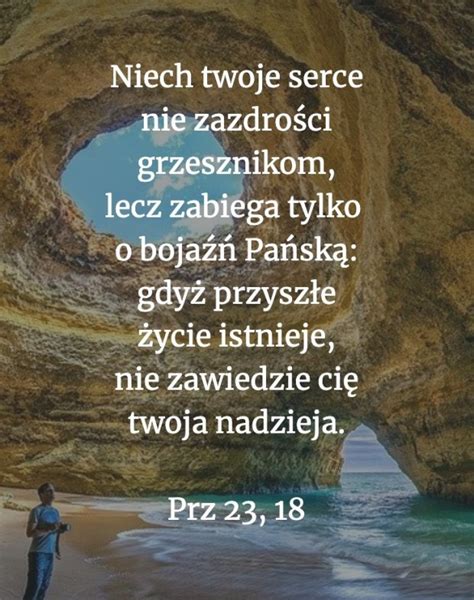Ilustracja przedstawiająca cytat z Biblii (1 Tes 3, 13) na tle symboli chrześcijańskich.