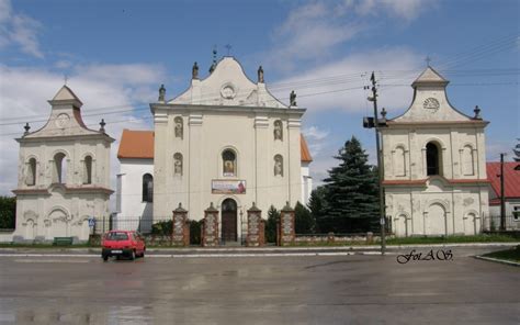 zdjęcie kościoła parafialnego pw. Świętych Apostołów Piotra i Pawła w Sosnowcu-Maczkach