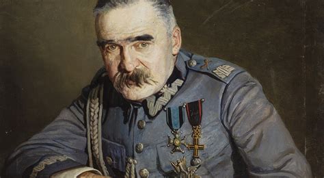 Portret Bronisława Piłsudskiego oraz fotografie przedstawiające lud Ajnów.